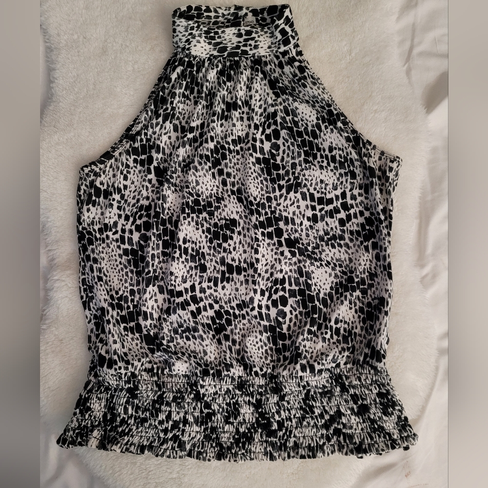 Essentials by Milano High neck  sleeveless tops size medium